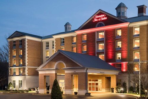 Hampton Inn & Suites Williamsburg-Central, Забронировать Отель Отели Уильямсберг с бассейном, рядом с Duke of Gloucester Street, Бассейн