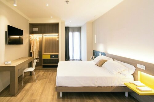 Hotel Hollywood, Забронировать Отель Отели Мирамаре 3 звезды, 3*