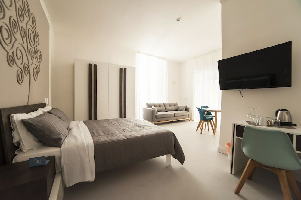 Dada Suite
