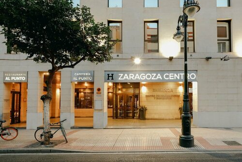 Hesperia Zaragoza Centro, Забронировать Отель Отели Сарагосы с завтраком, рядом с Музей гобеленов в Сарагосе, Завтраки