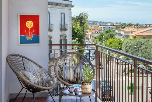 MARE FUORI ROOMS, Забронировать Отель «постель и завтрак» Отели в центре Пьяно-ди-Сорренто, в центре