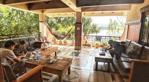 Hotel Forest Lake Backpackers Hostel, Забронировать Хостел Хостелы провинции Гандаки-Прадеш, Хостел