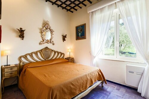 Villa Sole di Capri, Забронировать Вилла Отели в центре Масса-Лубренсе, в центре