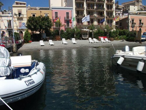 Bed& Breakfast Maredomus, Book Hotel Hoteller i Milazzo med parkering, Parkering