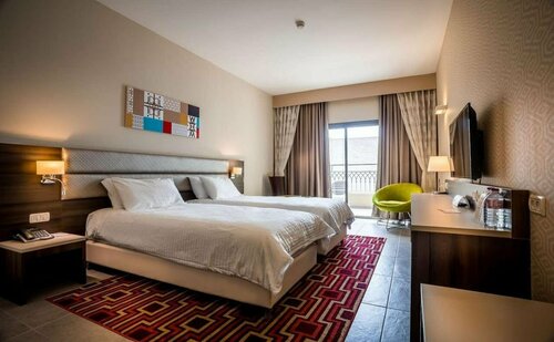 Ramada by Wyndham Nazareth, Book Hotel Hoteller i North District Israel med parkering, Parkering