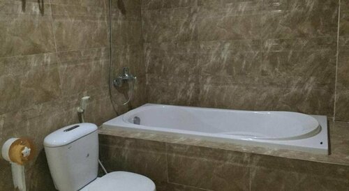 Quynh Trang Hotel, Забронировать Отель Отели Муниципалитета Хайфона с парковкой, Парковка