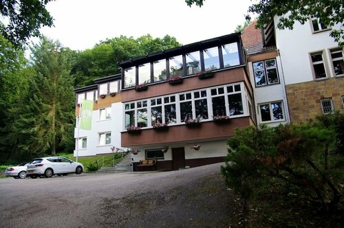 Waldhotel Bad Münstereifel, Забронировать Отель Бад-Мюнстерайфель Айфель, рядом с Городской аутлет-центр Münstereifel