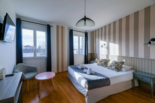 Hotel Cote Basque, Забронировать Отель Отели French Basque Country с парковкой, Парковка