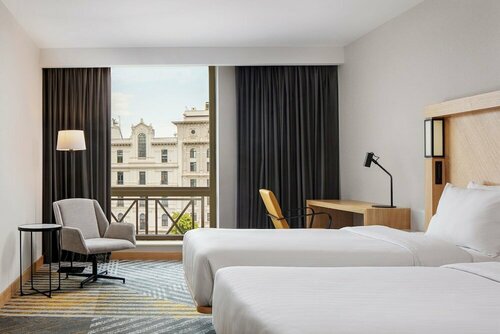 Courtyard by Marriott Tbilisi, Забронировать Отель Отели Тбилиси с бассейном, рядом с Кинотеатр Руставели, Бассейн
