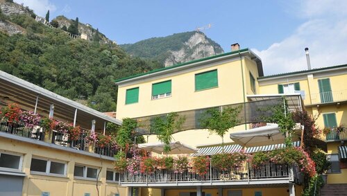 Sirena, Book Guesthouse Hotels in Como with Breakfast, Breakfasts