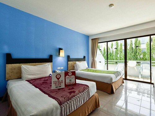 Karon Whale Resort, Забронировать Курортный отель Отели Карон Бича с парковкой, Парковка