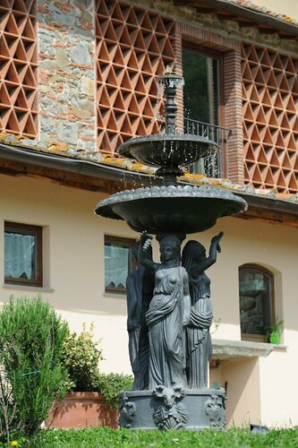 Tenuta San Pietro Hotel & Restaurant, Book Hotel Capannori Toscana