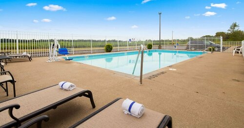 Best Western Executive Inn, Забронировать Отель Лос-Банос штат Калифорния, рядом с San Luis National Wildlife Refuge