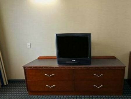 Holiday Inn Express Hotel & Suites Benton Harbor, Varaa Hotelli Benton Harbor Michigan
