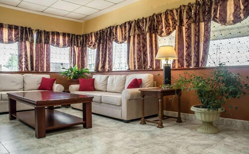 Ramada by Wyndham Rome - Verona, Buchen Sie Gasthaus Rome New York State