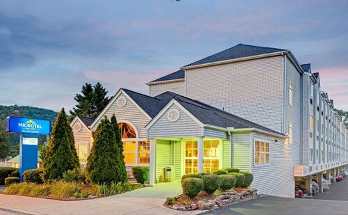 Microtel Inn & Suites by Wyndham Gatlinburg, Забронировать Отель Отели Гатлинберг с завтраком, рядом с Тематический парк Anakeesta, Завтраки