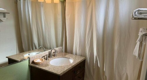 American Inn & Suites Lax, Забронировать Отель Отели Инглвуд с парковкой, рядом с Centinela Hospital Medical Center, Парковка