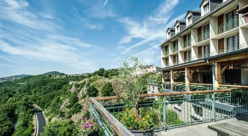 Logis Hotel Des Rochers, Book Hotel Hoteller i Rhône-Alps med parkering, Parkering