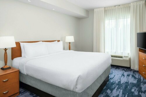 Fairfield Inn & Suites Marianna, Rezerwuj Hotel Hotele w Panhandle Florida z parkingiem, Parking