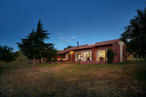First Group Qwantani, Reservar Hotel Sterkfontein Dam Harrismith