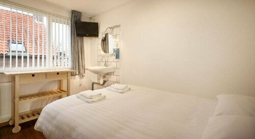 Hotel-Pension Ouddorp, Reserva ahora Hotel Hoteles en Goeree-Overflakkee con aparcamiento, Aparcamiento