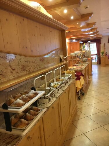 Dolomiti Hotel Olimpia, Забронировать Отель Андало Паганелла, рядом с Гондольный подъёмник Андало-Досс Пела (нижняя станция)