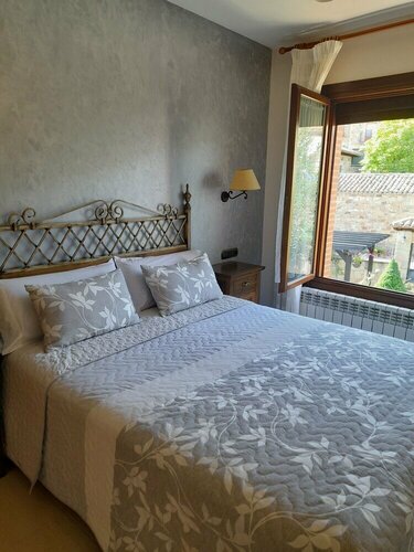 Lagunas de Urbión, Book Hotel  