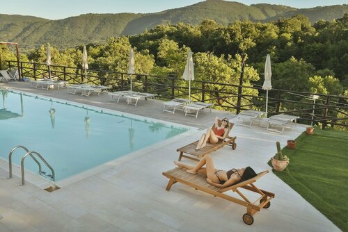 Agriturismo La Sfruscià, Забронировать Фермерский дом Отели Сан-Грегорио-Маньо с бассейном, Бассейн