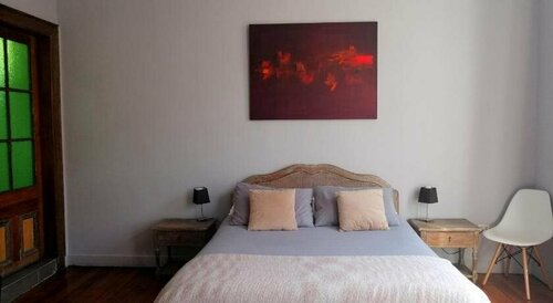 Hostal newka cerro alegre, Забронировать Отель Вальпараисо область Вальпараисо, рядом с Yuguslavo Walk