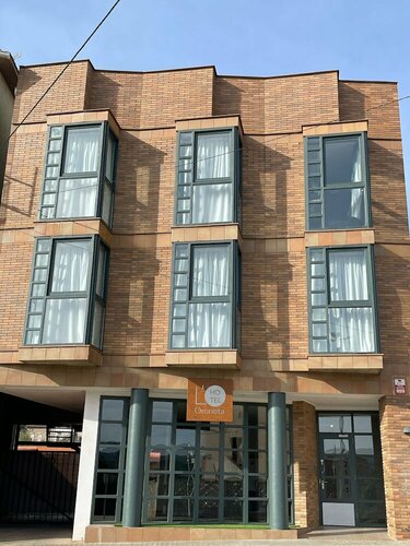 HOTEL ORENETA - Gironella, Reservar Hotel Hotéis em Bergueda com estacionamento, Estacionamento