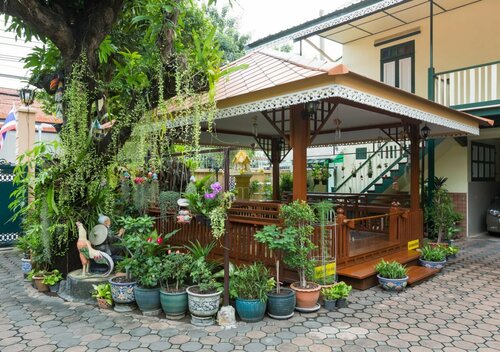 Samsen Sam Place, Забронировать Отель Отели Бангкока с парковкой, рядом с Храм Ват Ратчанатдарам Воравихан, Парковка