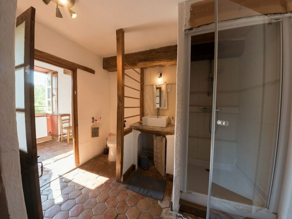 Esprit Dun Moment: Hébergement, Massage, Méditation Pour Lutter Contre Le Stress Chronique À Nolay, Close De Beaune