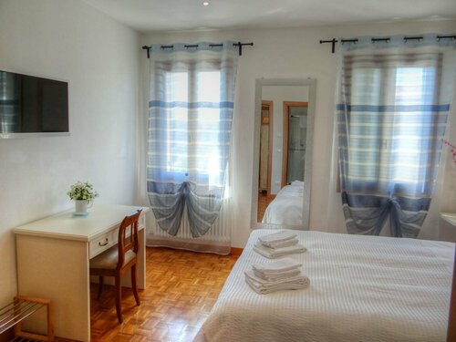 B&B Villa Griselda, Забронировать Отель «постель и завтрак» Отели Куинто-ди-Тревизо с парковкой, Парковка