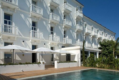 Grand Hotel Des Sablettes Plage, Curio Collection By Hilton, Забронировать Отель Отели Var coast с питанием, Пансион