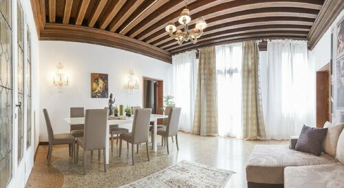 Grand Palace Venice Canal View, Забронировать Апартаменты/квартира Венеция Венето, рядом с Gallerie dell' Accademia