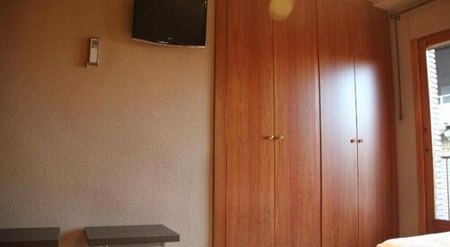 Hostal Cafeteteria Goya, Забронировать Отель Барбастро 