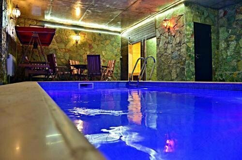 Hotel 2Floors, Book Hotel Hoteller i Tbilisi-regionen med pool, Swimmingpool
