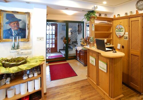 Hotel - Gasthof Gebirgshäusl, Забронировать Отель Отели Баварии с парковкой, Парковка