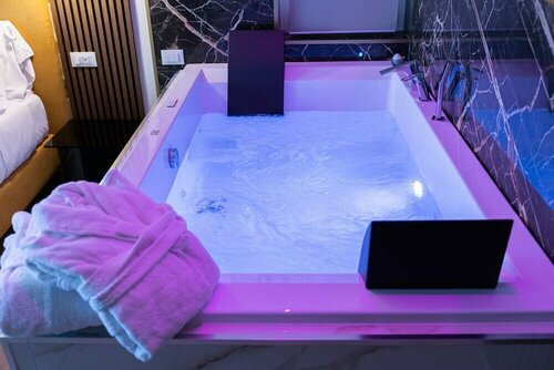 AlbaDea Suites&Jacuzzi