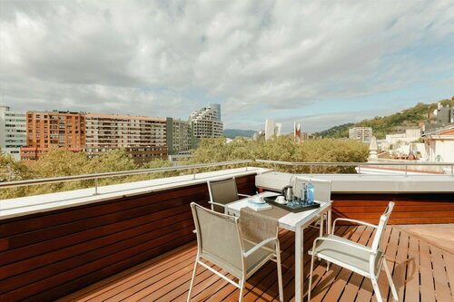 Hesperia Bilbao, Забронировать Отель Бильбао Vizcaya, рядом с Церковь Св. Франциска Ассизского