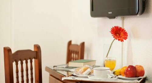 Hotel Martin, Забронировать Отель Отели Толедо с парковкой, рядом с Церковь Санто-Томе, Парковка