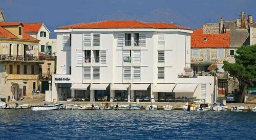 Hotel Vrilo, Забронировать Отель Отели Острова Брача с питанием, Пансион