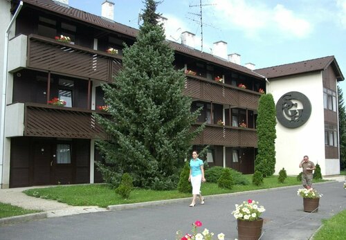 Solar Club Hotel, Забронировать Отель Отели Дьер-Мошон-Шопрон с парковкой, Парковка
