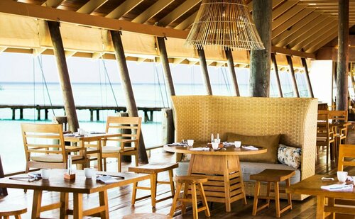 Lux South Ari Atoll Resort, Rezervați Stațiune Hoteluri în Ari Atoll cu mese, Demipensiune / Pensiune completă