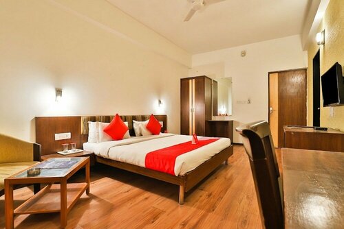 Hotel President Inn by Sky Stays, Varaa Hotelli Gandhinagar Gujarat
