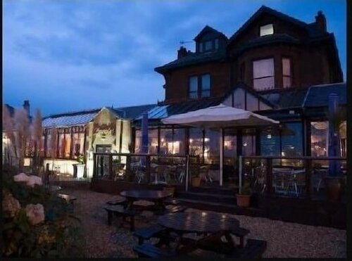 The Lauriston Hotel, Book Hotel Ardrossan 