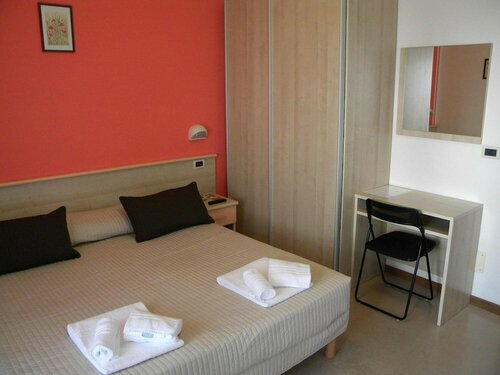 Hotel Eliani, Book Hotel Grado 