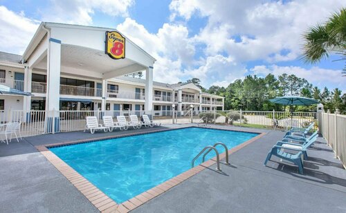 Super 8 by Wyndham Ocean Springs Biloxi, Забронировать Мини-отель Оушен-Спрингс Миссисипи - побережье
