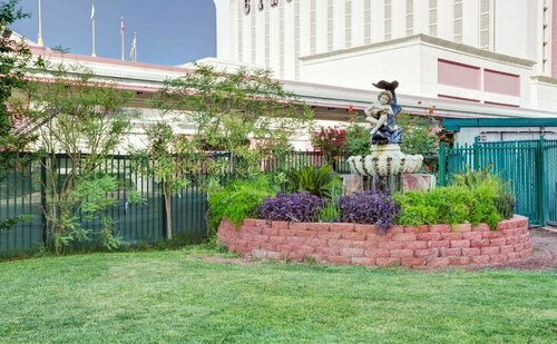 Travelsuites Hotel, Забронировать Отель Лас-Вегас-Стрип Лас-Вегас, рядом с Казино Sahara Las Vegas