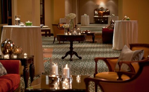 Renaissance by Marriott Tulsa Hotel, Book Hotel Hoteller i Tulsa med parkering, Parkering